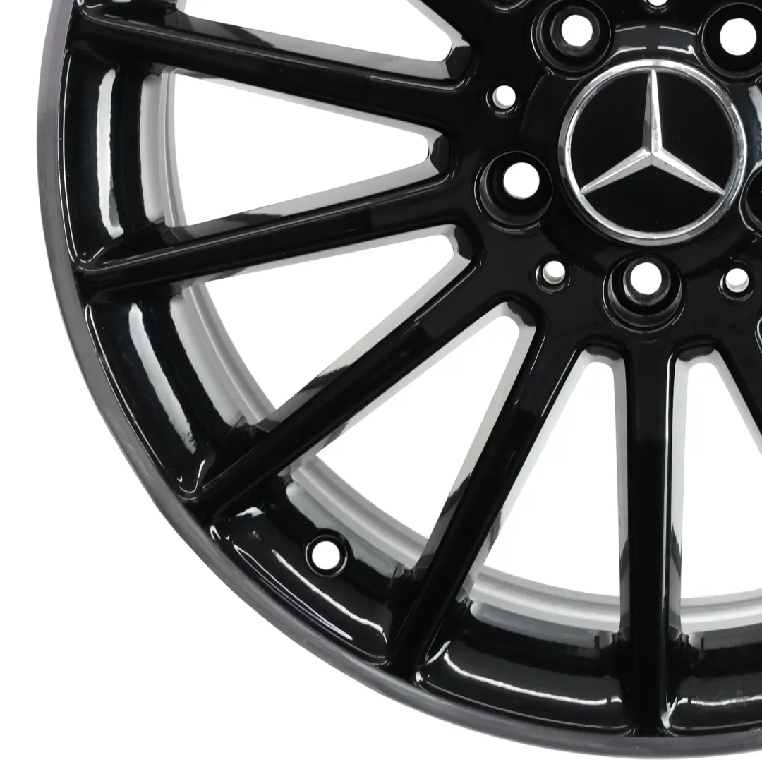 Cerchio in lega nero 18" ET:52 7.5J per Mercedes W176 W246 AMG con numero di parte A1764010200 Mercedes W176 W246 AMG Cerchio in lega nero 18" ET:52 7.5J - SKU A1764010200-5 - Numero di parte A1764010200