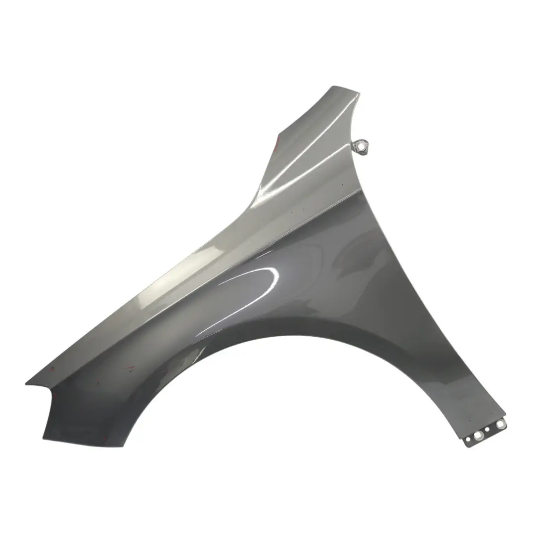 Embellecedor Guardabarros Delantero Izquierdo Mountain Grey - 787 para Mercedes W176 con número de pieza A1768810101 Mercedes W176 Embellecedor Guardabarros Delantero Izquierdo Mountain Grey - 787 - SKU A1768810101-MG - Número de pieza A1768810101