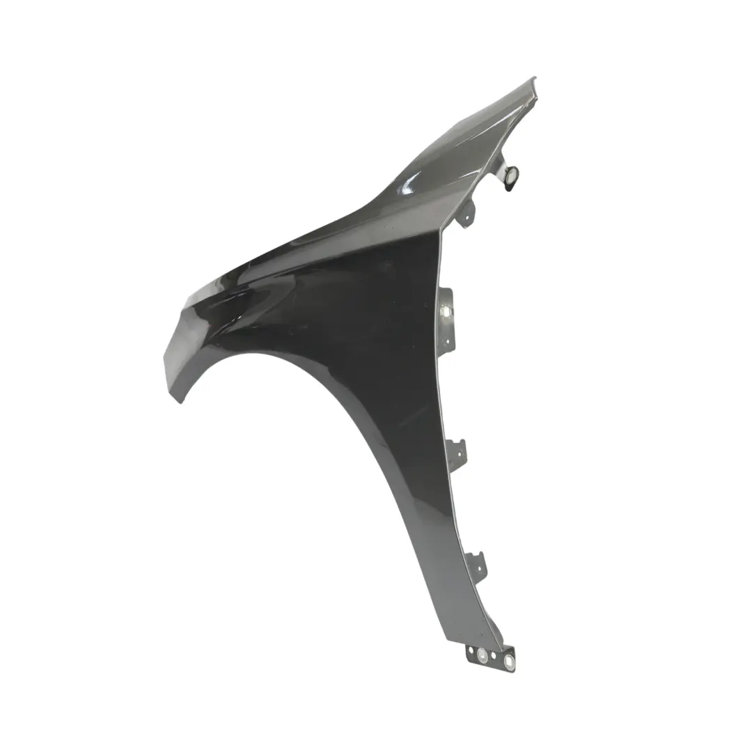 Embellecedor Guardabarros Delantero Izquierdo Mountain Grey - 787 para Mercedes W176 con número de pieza A1768810101 Mercedes W176 Embellecedor Guardabarros Delantero Izquierdo Mountain Grey - 787 - SKU A1768810101-MG - Número de pieza A1768810101