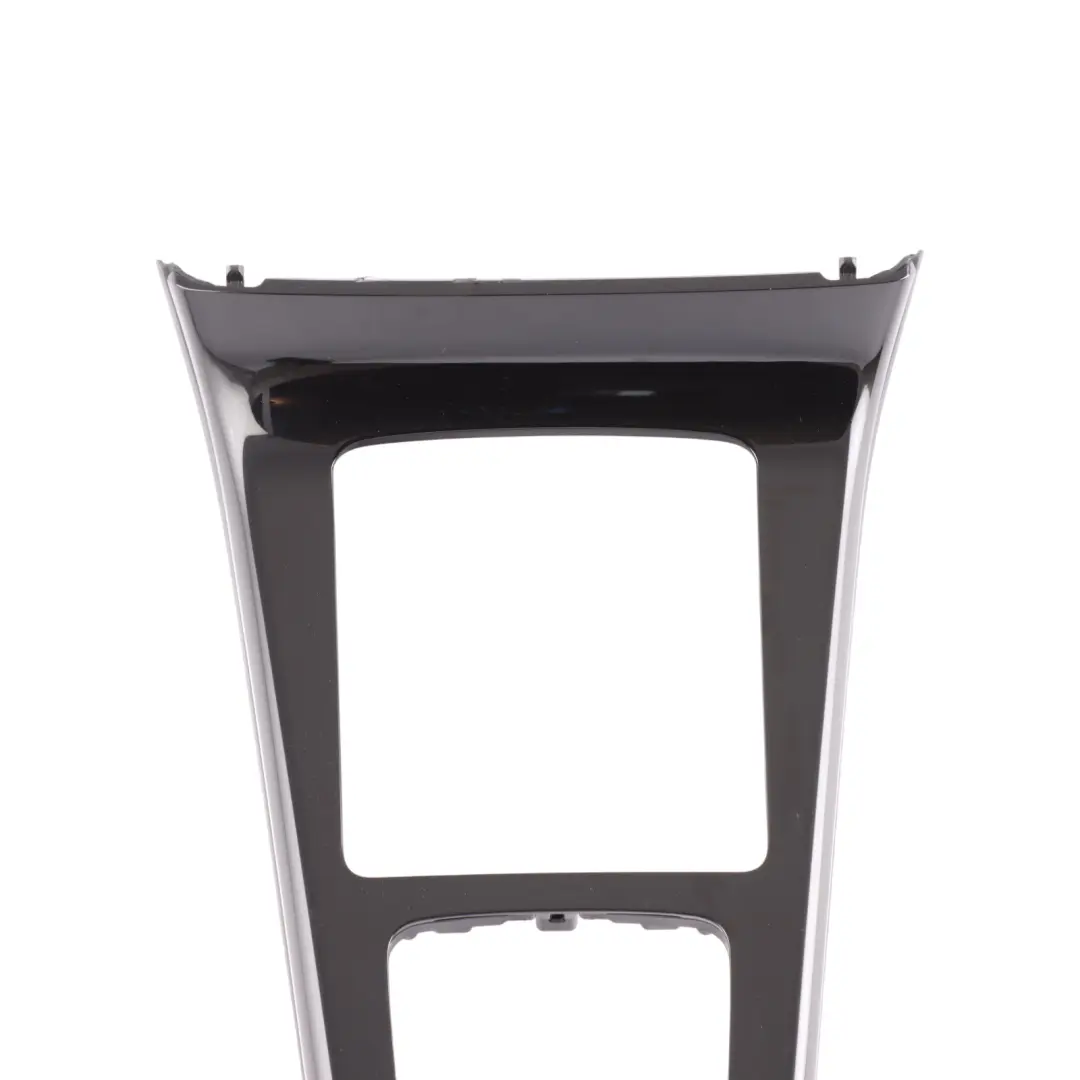 Mercedes W177 Panel Consola Central Compartimento Negro - SKU A1776803607 - Número de pieza A1776803607