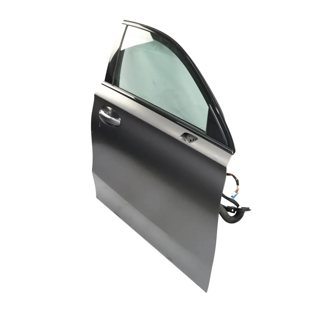 Puerta Delantera Derecha Mountain Grey Magno Gris - 662 para Mercedes W177 con número de pieza A1777206205 Mercedes W177 Puerta Delantera Derecha Mountain Grey Magno Gris - 662 - SKU A1777206205-MMA - Número de pieza A1777206205