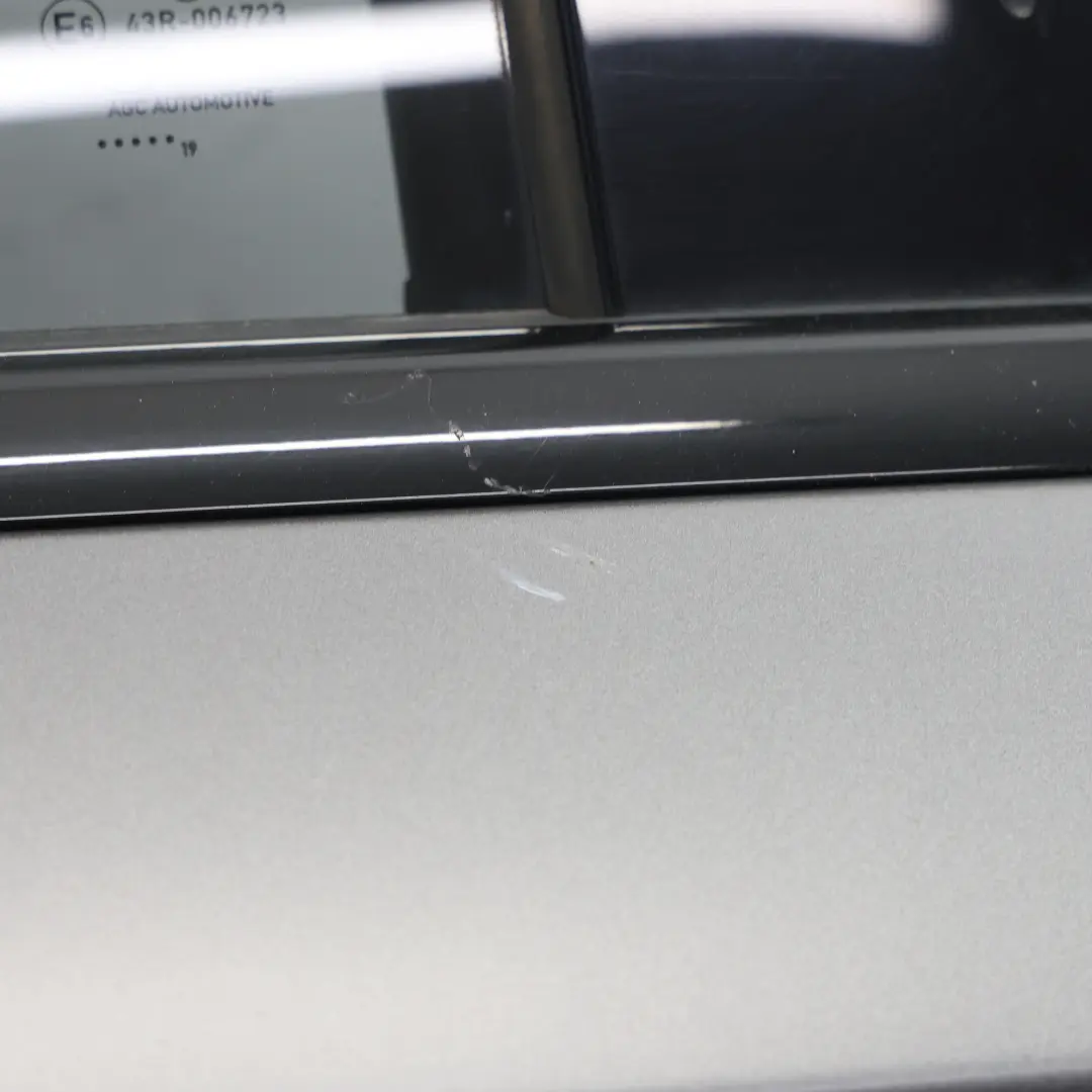 Porta Posteriore Destra Mountain Grey Grigio Magno - 662 per Mercedes W177 con numero di parte A1777301400 Mercedes W177 Porta Posteriore Destra Mountain Grey Grigio Magno - 662 - SKU A1777301400-MMA - Numero di parte A1777301400