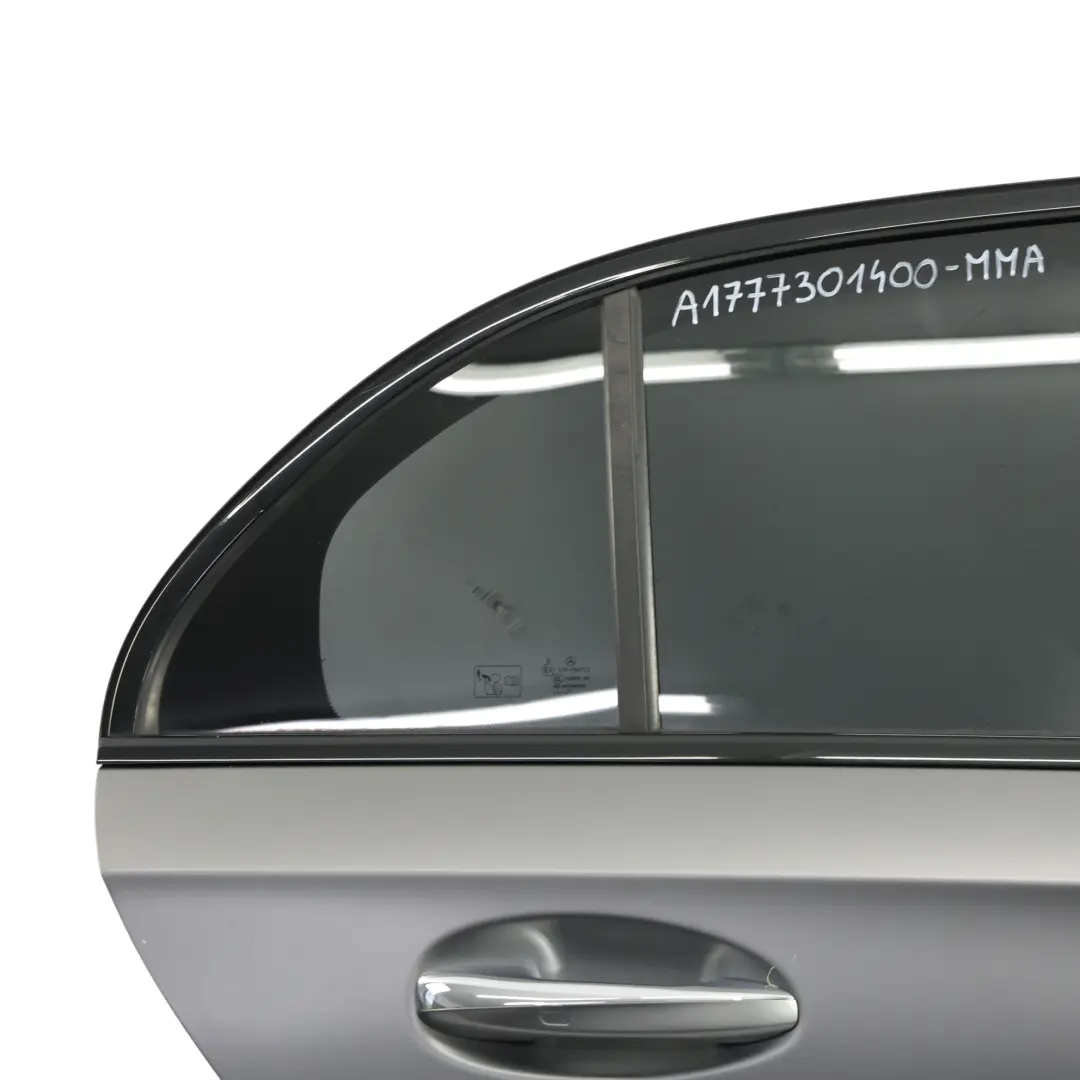 Arrière Droite Mountain Grey Gris Magno - 662 pour Mercedes W177 Porte à propos du numéro de pièce A1777301400 Mercedes W177 Porte Arrière Droite Mountain Grey Gris Magno - 662 - SKU A1777301400-MMA - Numéro de pièce A1777301400