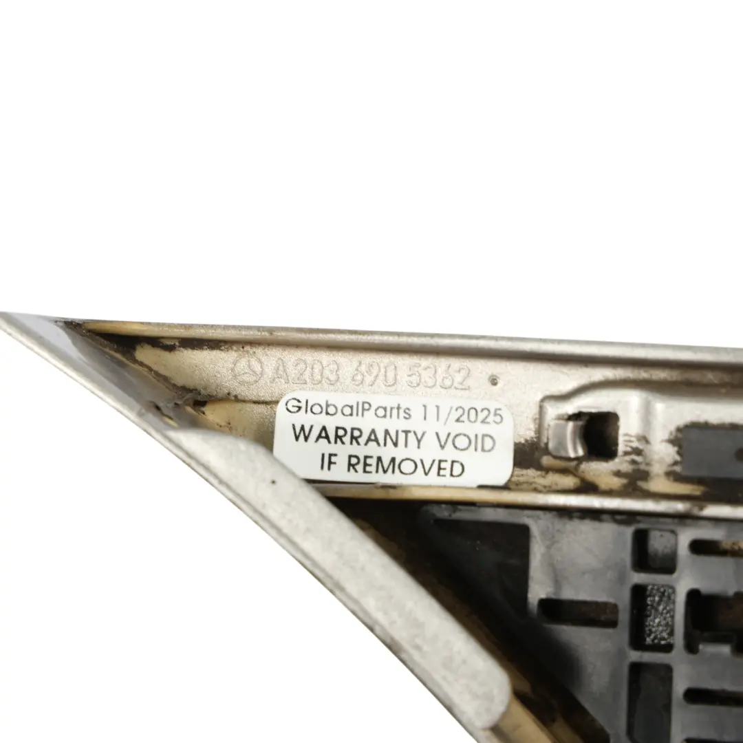 C203 Hintere Kotflügelverkleidung Links Cubanite Silber Metallic - 723 für Mercedes mit Teilenummer A2036905362 Mercedes C203 Hintere Kotflügelverkleidung Links Cubanite Silber Metallic - 723 - SKU A2036905362-CS - Teilenummer A2036905362