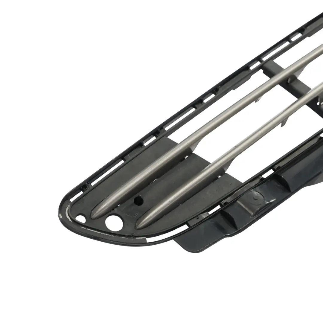 Front Stoßstange Mittlere Kühler Grill Blende Kubanit Silber-723 für Mercedes W203 mit Teilenummer A2038801005 Mercedes W203 Front Stoßstange Mittlere Kühler Grill Blende Kubanit Silber-723 - SKU A2038801005-CS - Teilenummer A2038801005