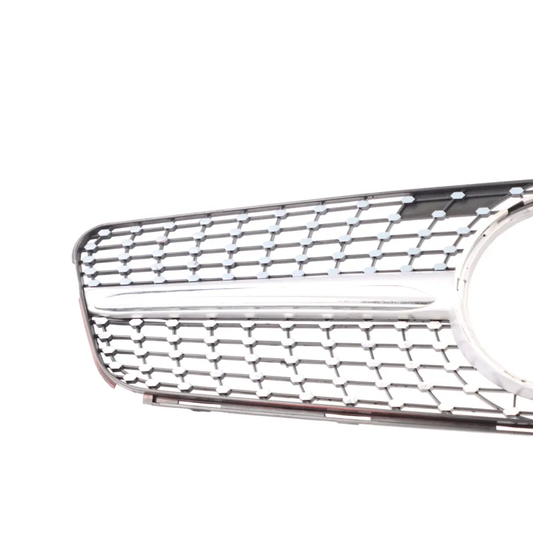 Calandre Capot Panneau Garniture De Radiateur Avant Chromé Argenté pour Mercedes W204 à propos du numéro de pièce A2048800023 Mercedes W204 Calandre Capot Panneau Garniture De Radiateur Avant Chromé Argenté - SKU A2048800023-4 - Numéro de pièce A2048800023