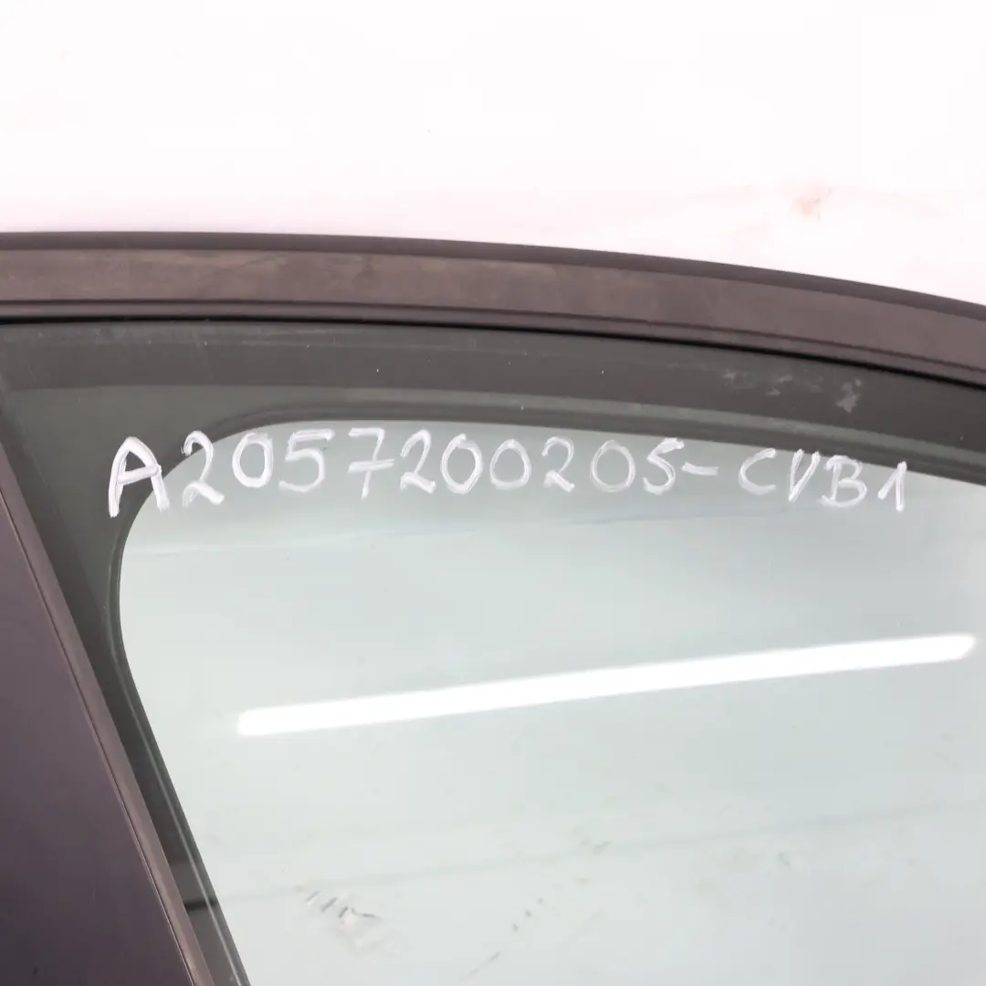 Drzwi Prawe Przednie Selenite Grey Szary Metalik - 992 do Mercedes W205 o numerze A2057200205 Mercedes W205 Drzwi Prawe Przednie Selenite Grey Szary Metalik - 992 - SKU A2057200205-CVB1 - Numer Części A2057200205