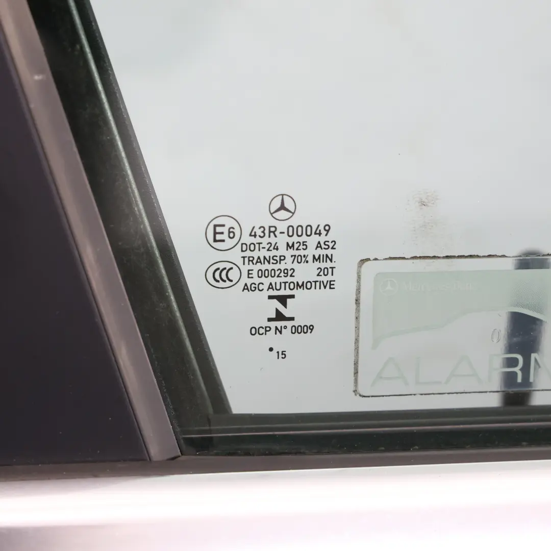 Puerta Delantera Derecha Selenite Grey Metallic Gris - 992 para Mercedes W205 con número de pieza A2057200205 Mercedes W205 Puerta Delantera Derecha Selenite Grey Metallic Gris - 992 - SKU A2057200205-CVB1 - Número de pieza A2057200205