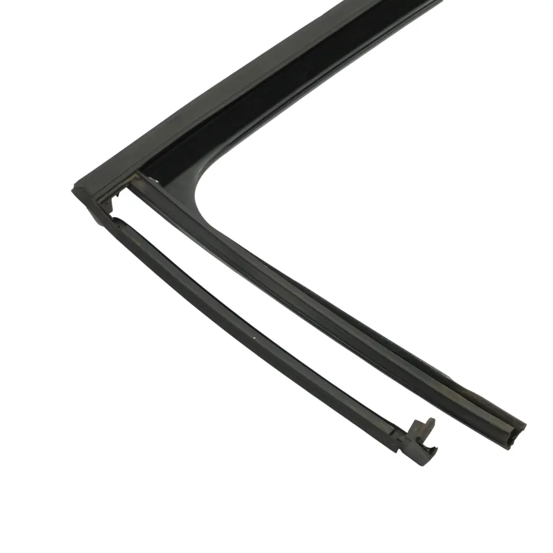 Mercedes W205 Joint Étanchéité Rail Guidage Vitre Arrière Gauche - SKU A2057356100 - Numéro de pièce A2057356100