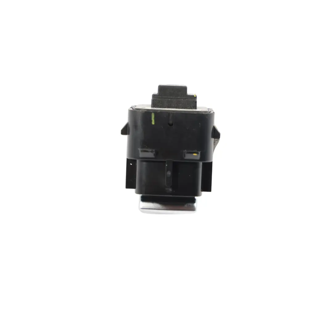 W253 Interruptor De Apertura Tapa De Combustible Botón para Mercedes W205 con número de pieza A2059051813 Mercedes W205 W253 Interruptor De Apertura Tapa De Combustible Botón - SKU A2059051813 - Número de pieza A2059051813
