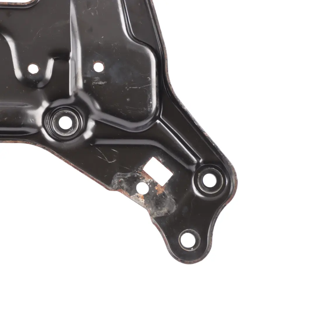 Subchasis Delantero Tapa Escudo para Mercedes A207 C207 con número de pieza A2076260111 Mercedes A207 C207 Subchasis Delantero Tapa Escudo - SKU A2076260111 - Número de pieza A2076260111