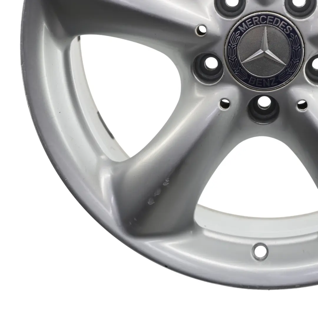 Silberne Leichtmetall felge vorne 17" ET:36 7,5J für Mercedes W203 W209 mit Teilenummer A2094010502 Mercedes W203 W209 Silberne Leichtmetall felge vorne 17" ET:36 7,5J - SKU A2094010502-2 - Teilenummer A2094010502