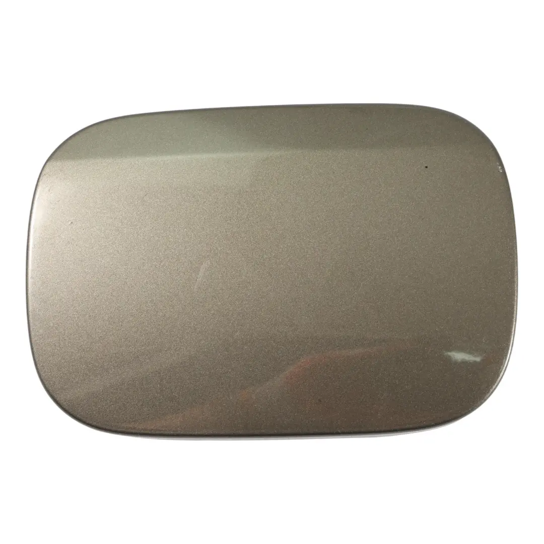 Klappe Tank Deckel Abdeckung Indium Grau Metallic - 963 für Mercedes W211 Tank mit Teilenummer A2117500206 Mercedes W211 Tank Klappe Tank Deckel Abdeckung Indium Grau Metallic - 963 - SKU A2117500206-ING - Teilenummer A2117500206