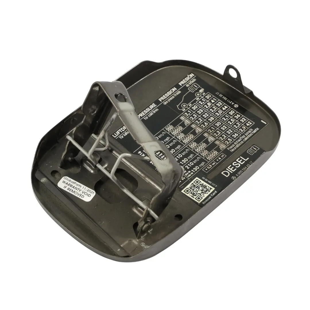 Pokrywa Klapka Osłona Wlewu Paliwa Szara do Mercedes W211 o numerze A2117500206 Mercedes W211 Pokrywa Klapka Osłona Wlewu Paliwa Szara - SKU A2117500206-ING - Numer Części A2117500206