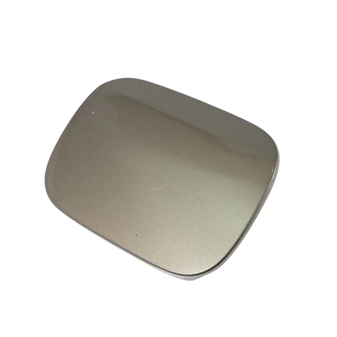 Klappe Tank Deckel Abdeckung Indium Grau Metallic - 963 für Mercedes W211 Tank mit Teilenummer A2117500206 Mercedes W211 Tank Klappe Tank Deckel Abdeckung Indium Grau Metallic - 963 - SKU A2117500206-ING - Teilenummer A2117500206
