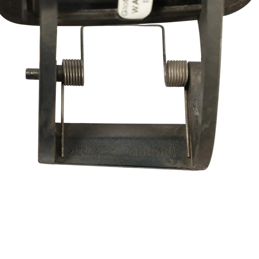 Capuchon De Lave-Phares Droit Gris Indium-963 pour Mercedes W211 à propos du numéro de pièce A2118801805 Mercedes W211 Capuchon De Lave-Phares Droit Gris Indium-963 - SKU A2118801805-ING - Numéro de pièce A2118801805