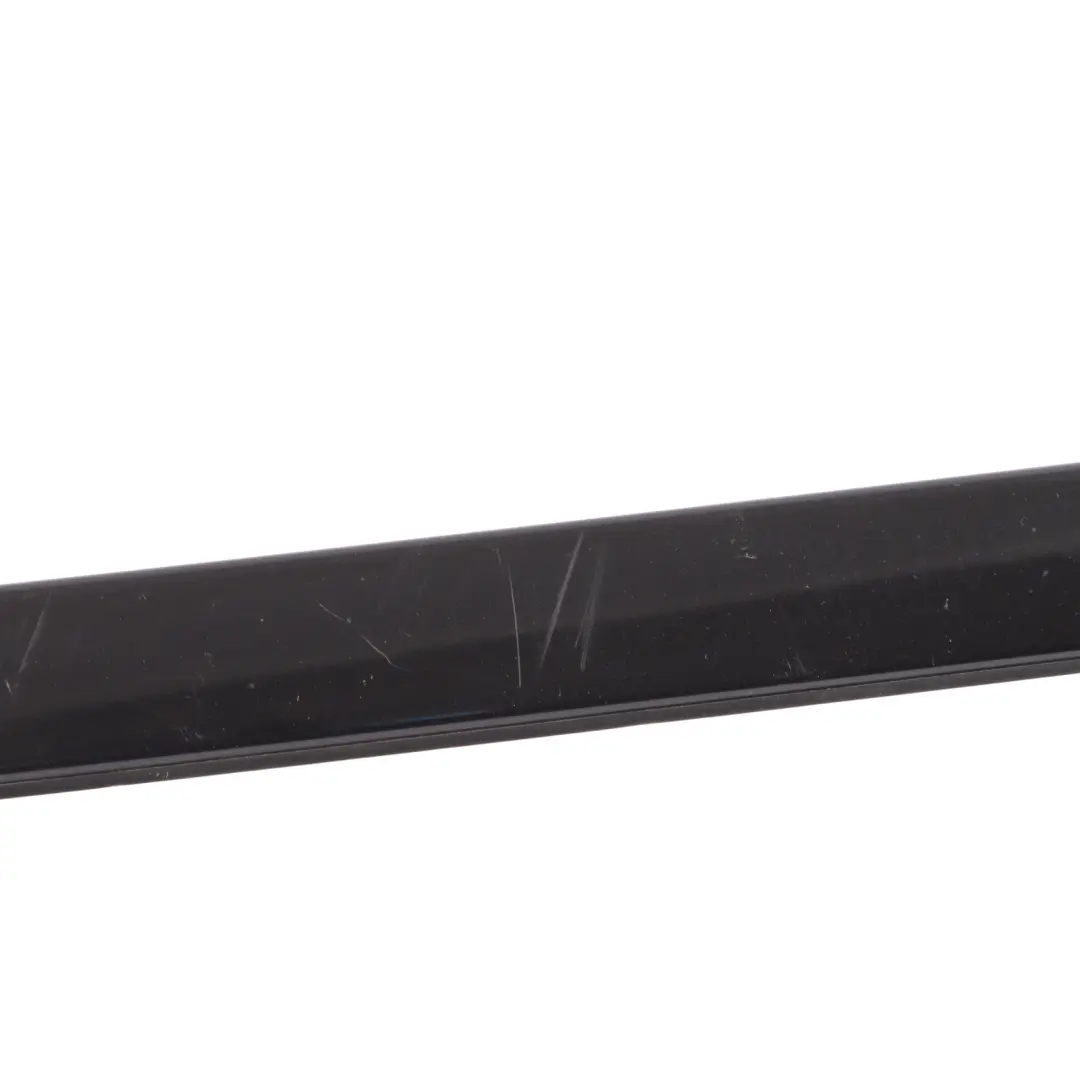 Baguette De Pare-Brise Gauche Noir Obsidien 197 pour Mercedes S212 à propos du numéro de pièce A2126900982 Mercedes S212 Baguette De Pare-Brise Gauche Noir Obsidien 197 - SKU A2126900982-OB - Numéro de pièce A2126900982