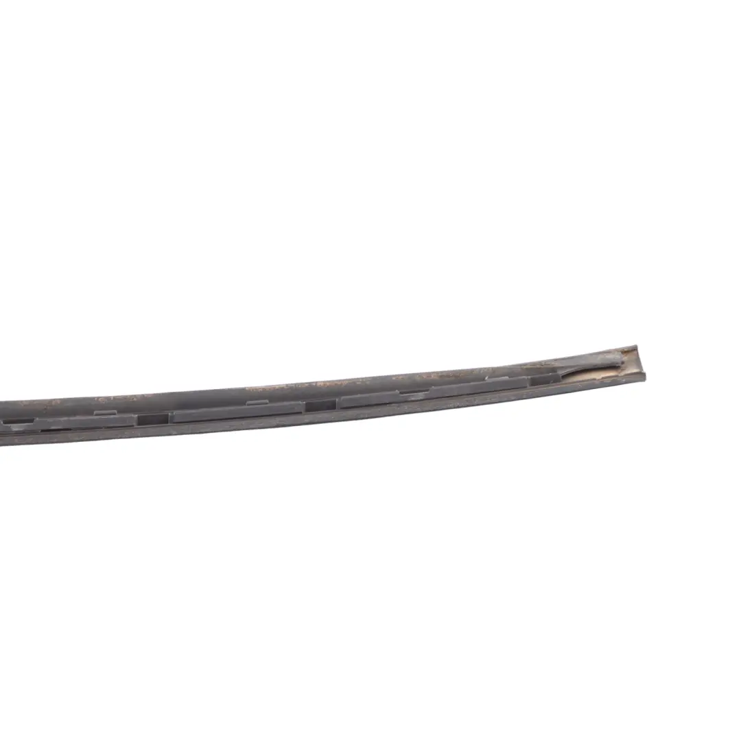 Recorte De Parabrisas Derecho Negro Obsidiana 197 para Mercedes S212 con número de pieza A2126901082 Mercedes S212 Recorte De Parabrisas Derecho Negro Obsidiana 197 - SKU A2126901082-OB - Número de pieza A2126901082