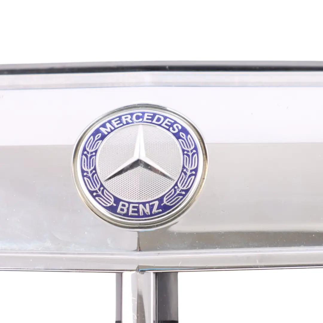 Vorderseite Kühlergrill Haube verkleidung Avantgarde für Mercedes W212 mit Teilenummer A2128801083 Mercedes W212 Vorderseite Kühlergrill Haube verkleidung Avantgarde - SKU A2128801083 - Teilenummer A2128801083