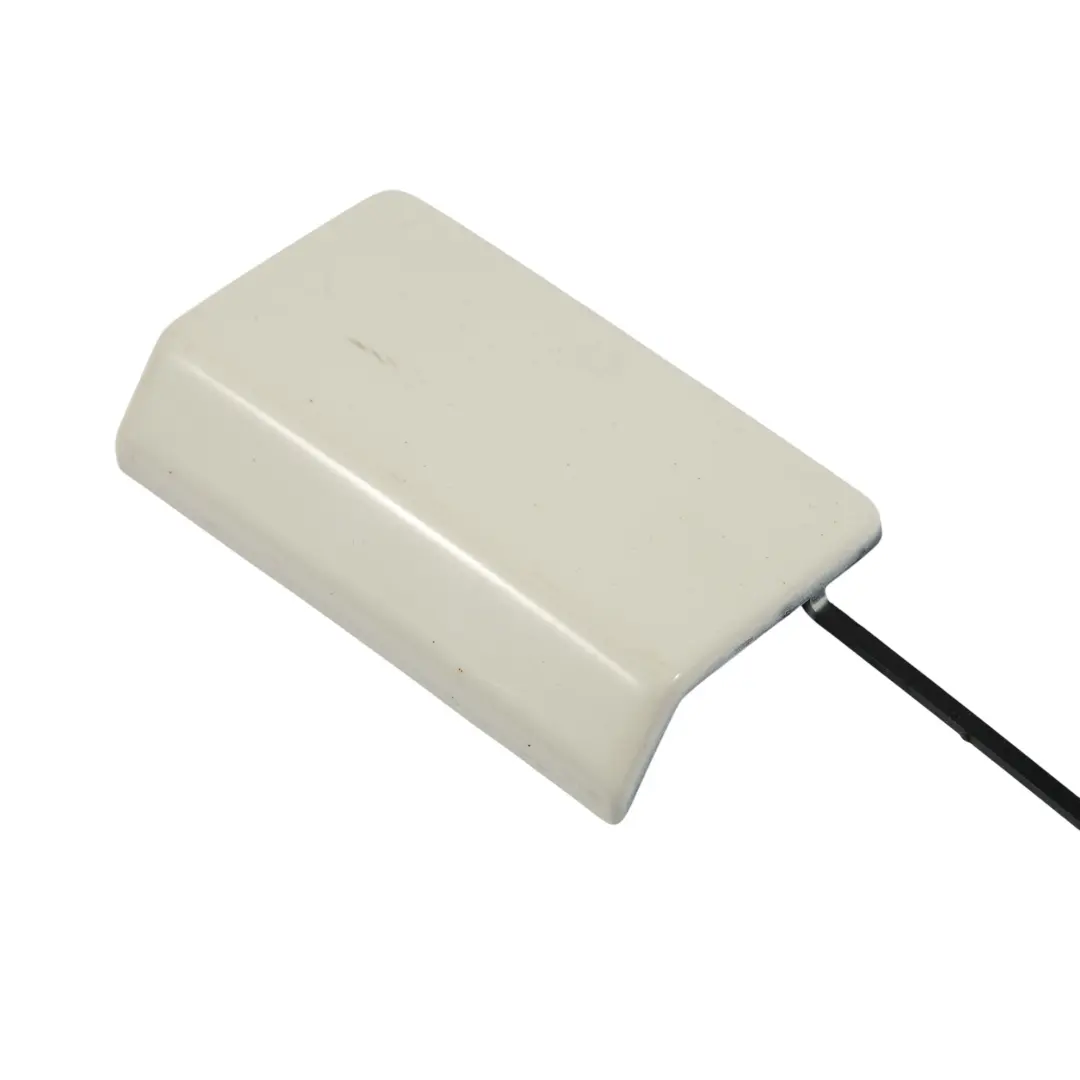 Parachoques Trasero Flap Towing Eye Cover Calcita Blanco - 650 para Mercedes W212 con número de pieza A2128850426 Mercedes W212 Parachoques Trasero Flap Towing Eye Cover Calcita Blanco - 650 - SKU A2128850426-CW - Número de pieza A2128850426