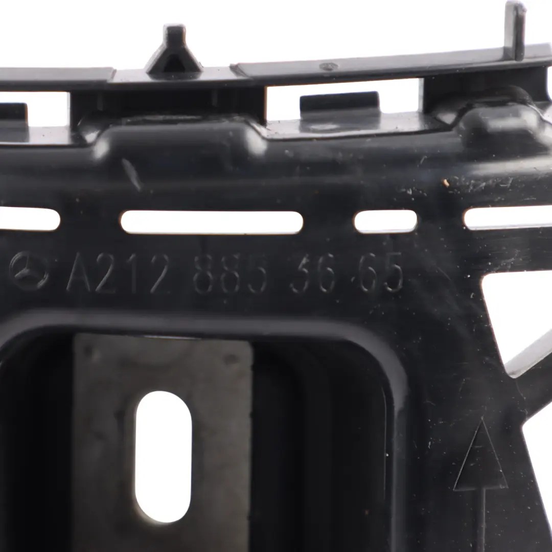 Mercedes S212 Supporto Staffa Paraurti Posteriore Destro A2128853565 - SKU A2128853665 - Numero di parte A2128853665