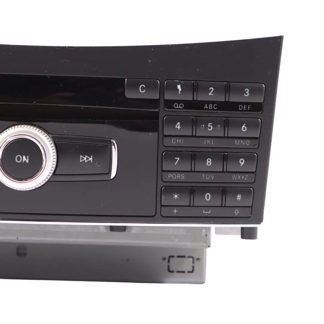Autoradio Comand Avec Lecteur CD/DVD pour Mercedes W212 à propos du numéro de pièce A2129006905 Mercedes W212 Autoradio Comand Avec Lecteur CD/DVD - SKU A2129006905-1 - Numéro de pièce A2129006905