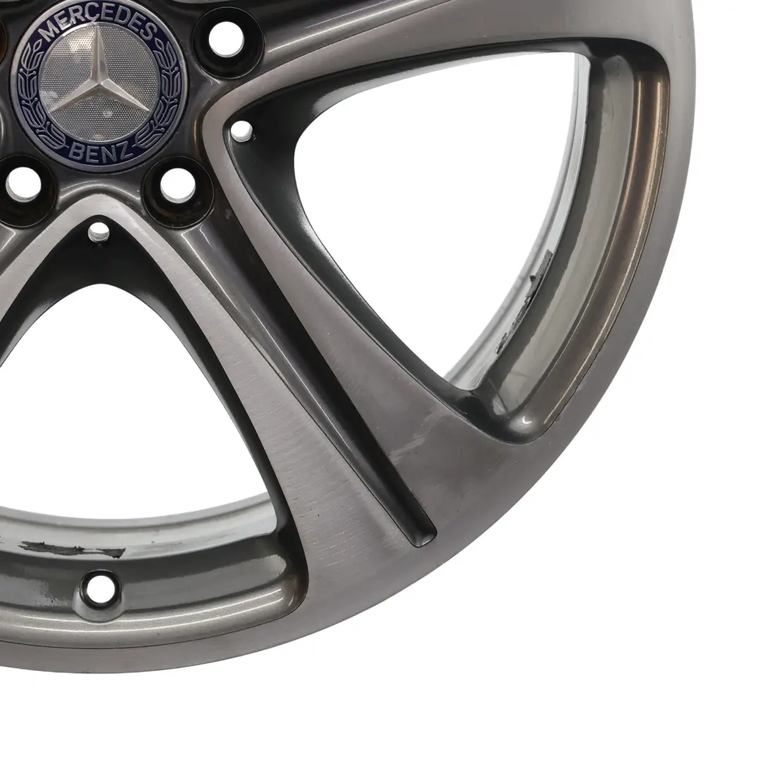 Cerchio in lega 18" 8J ET:43 a 5 razze per Mercedes W213 con numero di parte A2134011400 Mercedes W213 Cerchio in lega 18" 8J ET:43 a 5 razze - SKU A2134011400-2 - Numero di parte A2134011400