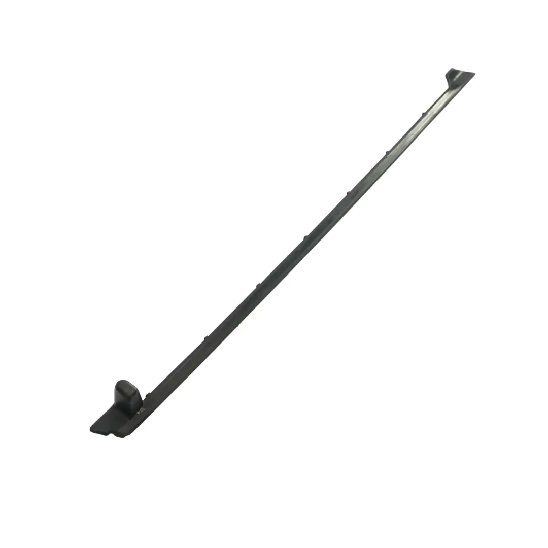 Owiewka Listwa Drzwi Prawy Przód do Mercedes C218 o numerze A2186902662 Mercedes C218 Owiewka Listwa Drzwi Prawy Przód - SKU A2186902662 - Numer Części A2186902662