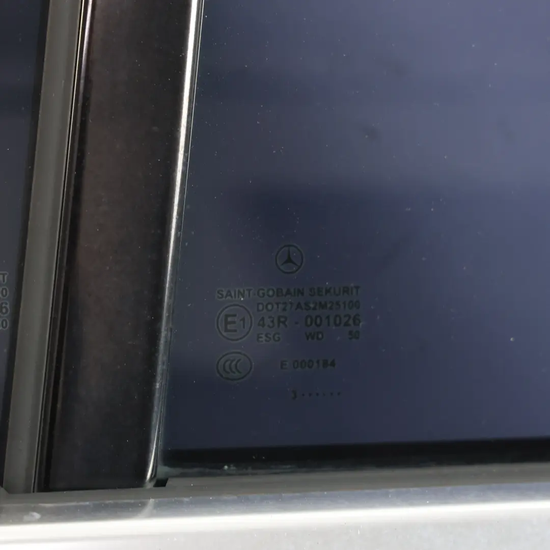 Porta Posteriore Sinistra Palladium Silver Metallic - 792 per Mercedes CLS C218 X218 con numero di parte A2187301105 Mercedes CLS C218 X218 Porta Posteriore Sinistra Palladium Silver Metallic - 792 - SKU A2187301105-PAL - Numero di parte A2187301105