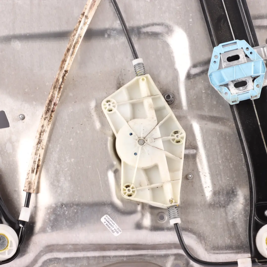 Window Lifter Front Right O/S Window Regulator Motor to Mercedes W221 with Part number A2217200479 Mercedes W221 Window Lifter Front Right O/S Window Regulator Motor - SKU A2217200479 - Part number A2217200479