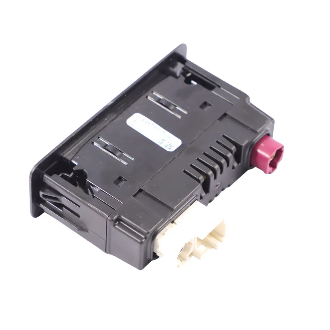 W243 W247 Console Centrale Double Port USB-C pour Mercedes C118 W177 à propos du numéro de pièce A2478207502 Mercedes C118 W177 W243 W247 Console Centrale Double Port USB-C - SKU A2478207502 - Numéro de pièce A2478207502