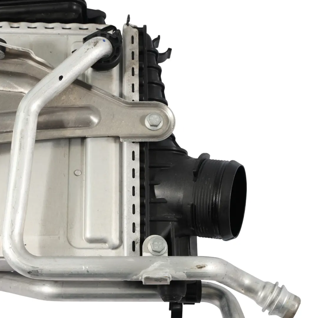 Refroidisseur D'Air De Suralimentation A35 AMG A2600906600 pour Mercedes W177 à propos du numéro de pièce A2600906700 Mercedes W177 Refroidisseur D'Air De Suralimentation A35 AMG A2600906600 - SKU A2600906700 - Numéro de pièce A2600906700