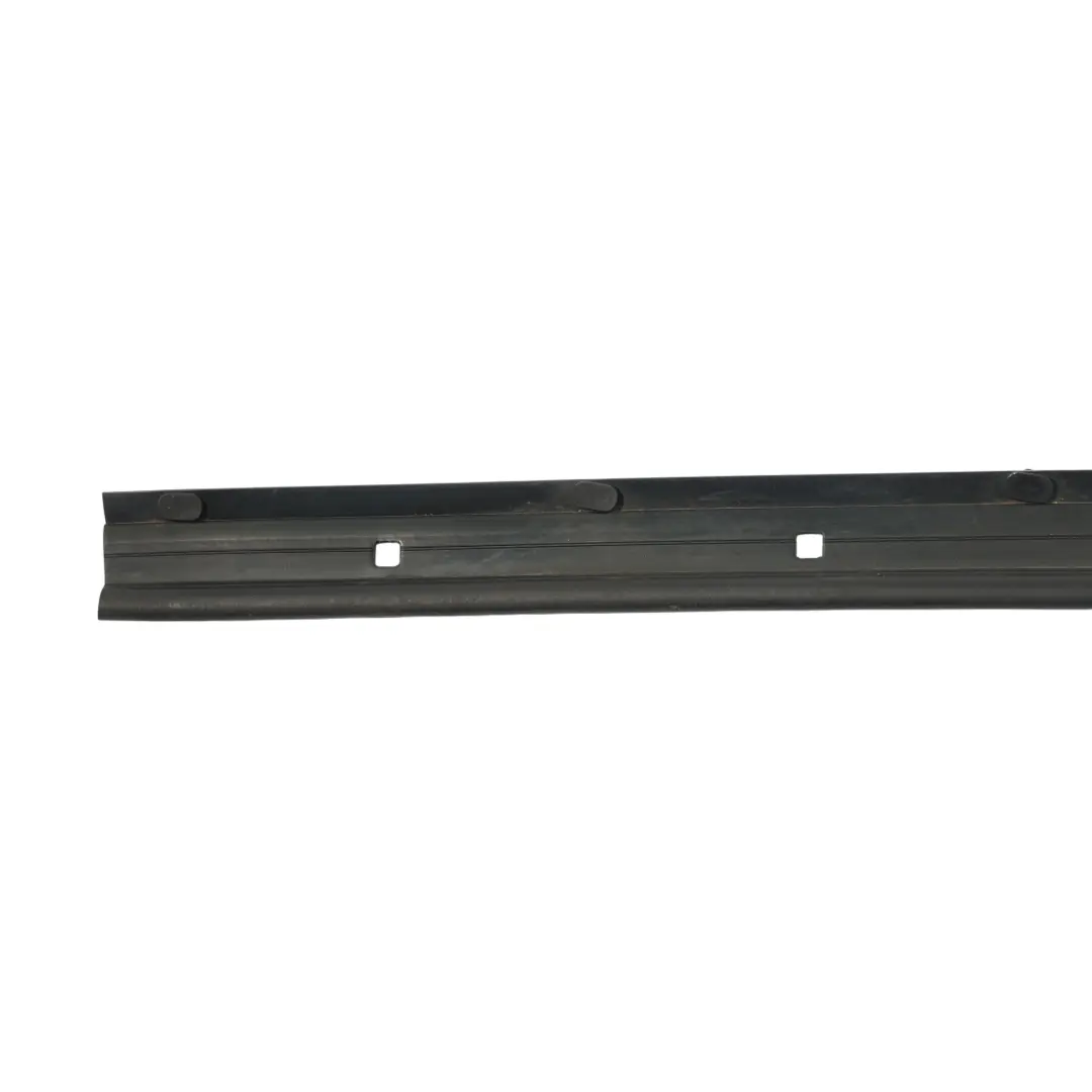 Slide Door Bottom Lower Seal Guarnizione In Gomma per Mercedes W415 con numero di parte A4157210780 Mercedes W415 Slide Door Bottom Lower Seal Guarnizione In Gomma - SKU A4157210780 - Numero di parte A4157210780