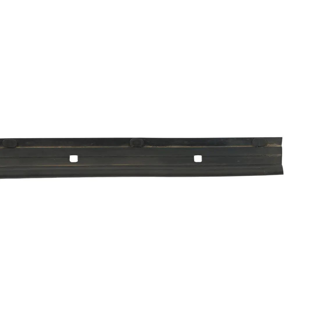 Slide Door Bottom Lower Seal Guarnizione In Gomma per Mercedes W415 con numero di parte A4157210780 Mercedes W415 Slide Door Bottom Lower Seal Guarnizione In Gomma - SKU A4157210780 - Numero di parte A4157210780