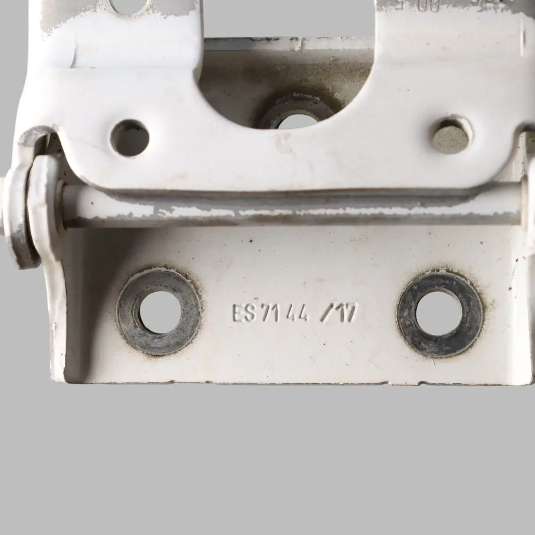 Hinge Right O/S Boot Lid Arctic Arctic White - 9147 to Mercedes Vito W447 Tailgate with Part number A4477401137 Mercedes Vito W447 Tailgate Hinge Right O/S Boot Lid Arctic Arctic White - 9147 - SKU A4477401137-ARW - Part number A4477401137