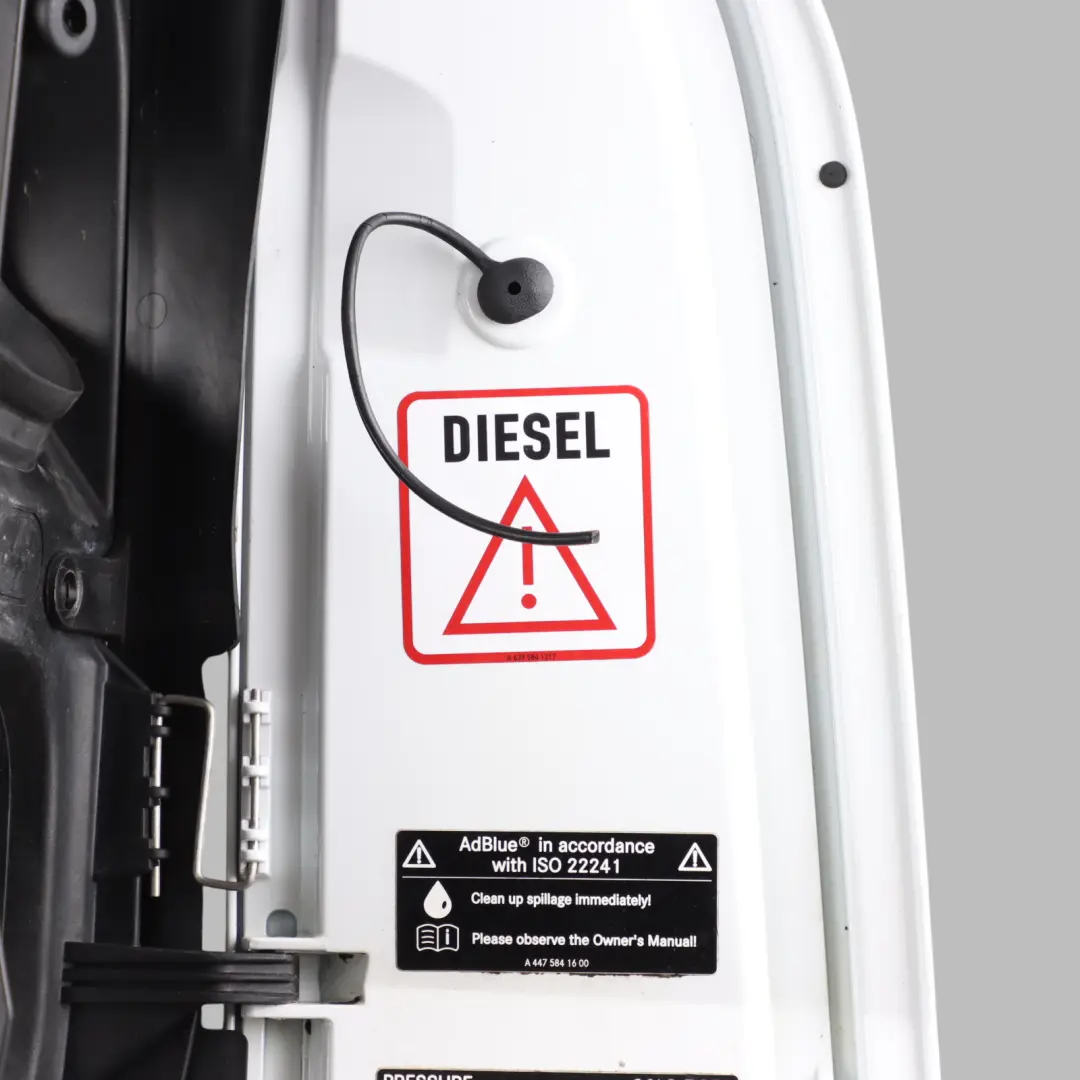 Tankklappe Tankdeckel Abdeckung Arktisch Weiß für Mercedes Vito W447 mit Teilenummer A4477500000 Mercedes Vito W447 Tankklappe Tankdeckel Abdeckung Arktisch Weiß - SKU A4477500000-ARW - Teilenummer A4477500000