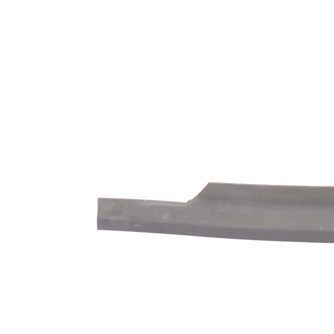 C453 Window Guide Seal Gasket Right Door O/S to Smart Fortwo with Part number A4537250865 Smart Fortwo C453 Window Guide Seal Gasket Right Door O/S - SKU A4537250865 - Part number A4537250865