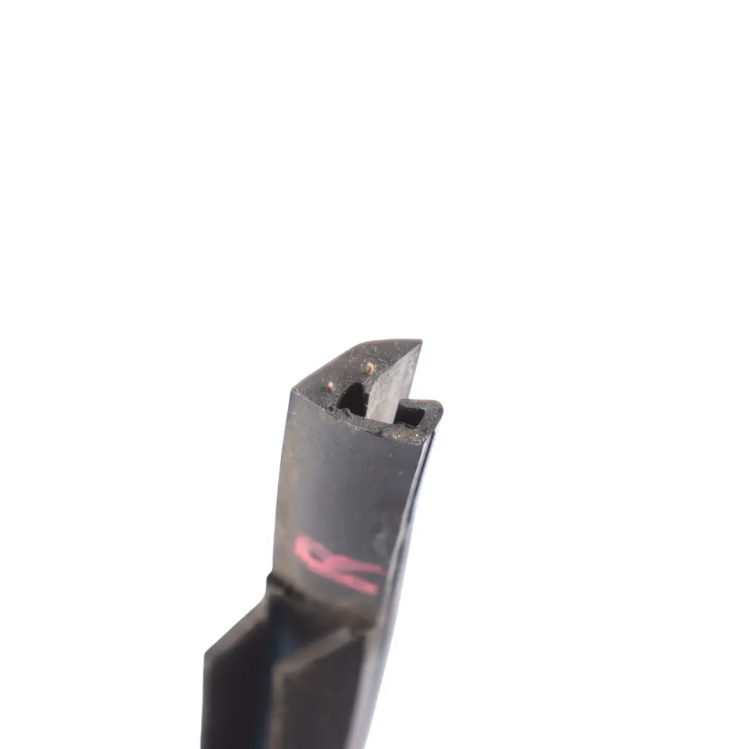 C453 Window Guide Seal Gasket Right Door O/S to Smart Fortwo with Part number A4537250865 Smart Fortwo C453 Window Guide Seal Gasket Right Door O/S - SKU A4537250865 - Part number A4537250865