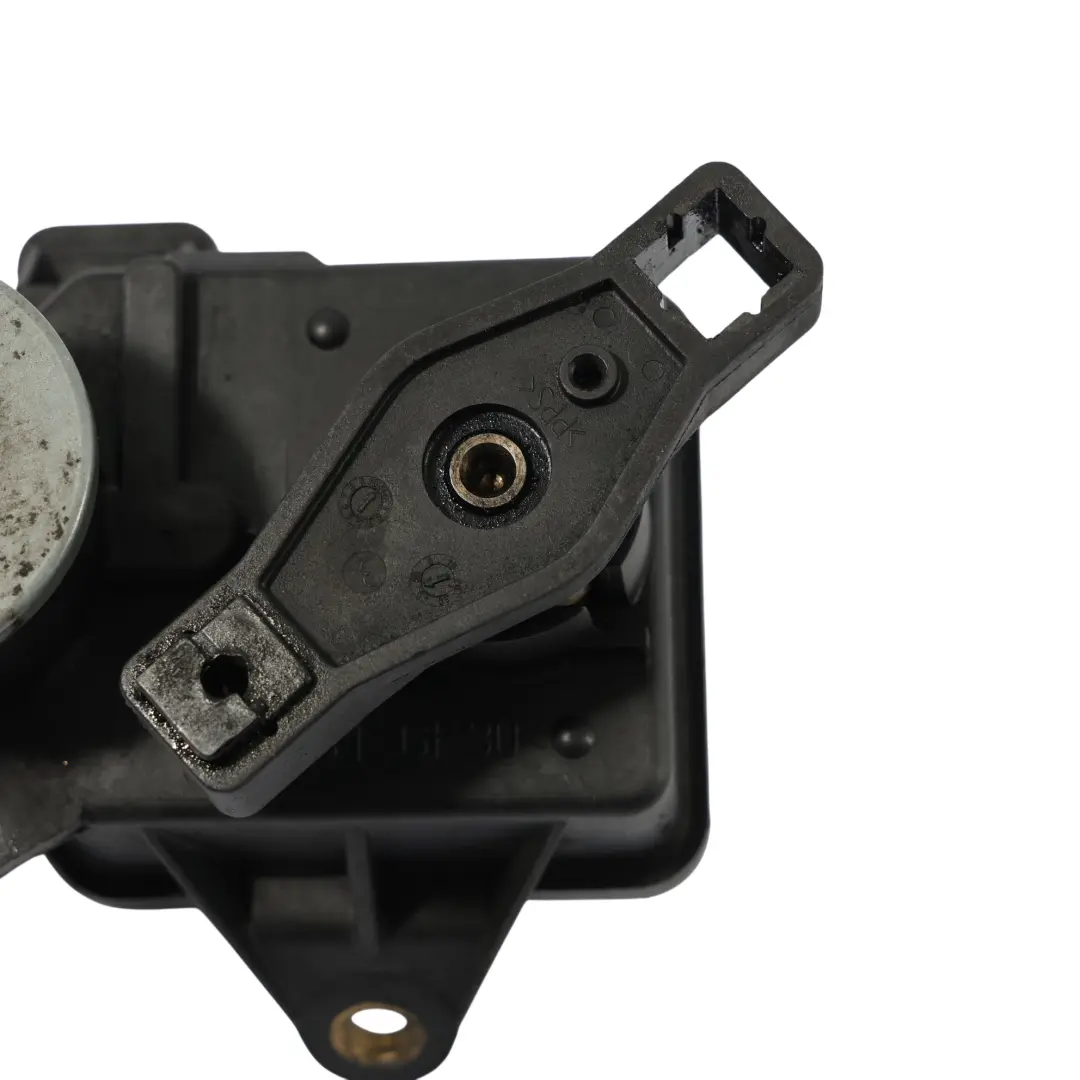 W207 W212 Ansaugkrümmer Klappenstellmotor OM642 Diesel für Mercedes mit Teilenummer A6421500694 Mercedes W207 W212 Ansaugkrümmer Klappenstellmotor OM642 Diesel - SKU A6421500694 - Teilenummer A6421500694