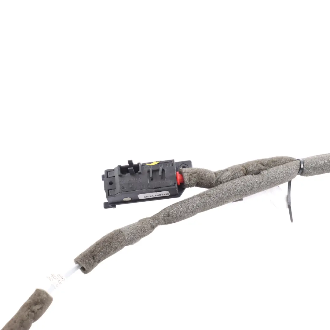 Glove Box Lock Release Cable Linkage to Volkswagen Phaeton 3D with Part number 3D0857147 Volkswagen Phaeton 3D Glove Box Lock Release Cable Linkage - SKU RHD-3D0857147 - Part number 3D0857147