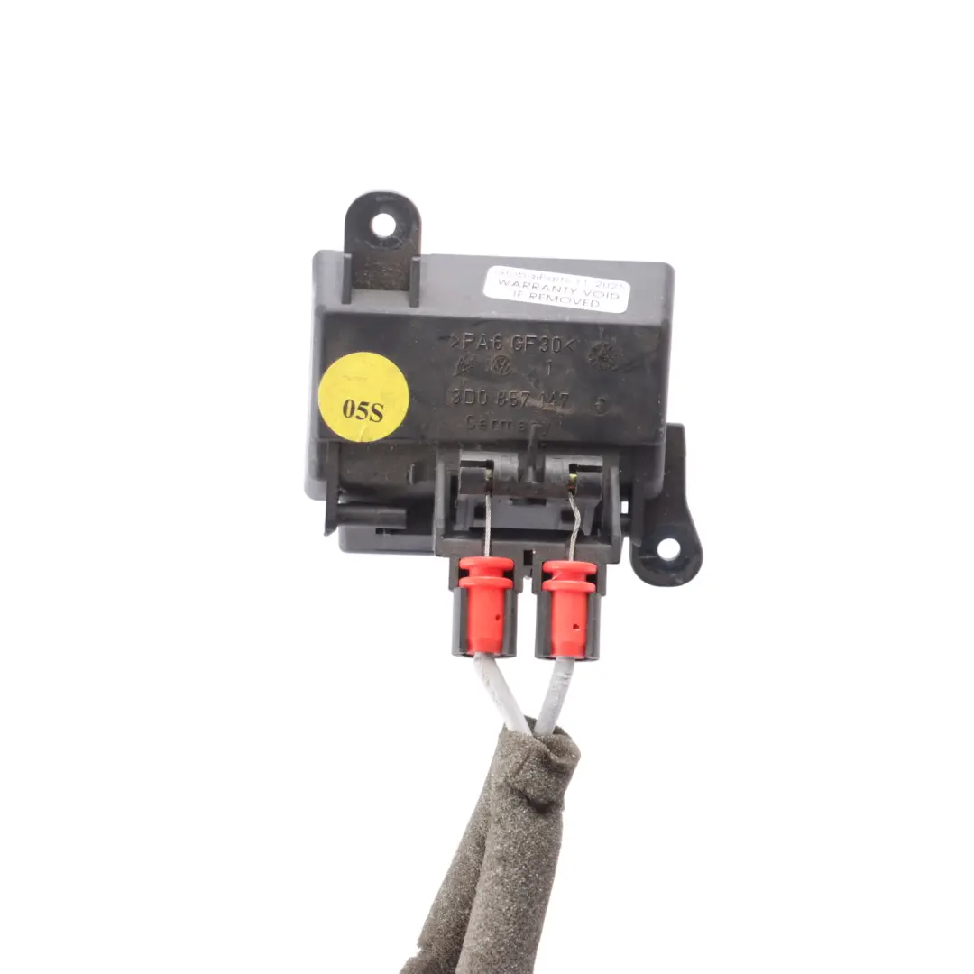 Glove Box Lock Release Cable Linkage to Volkswagen Phaeton 3D with Part number 3D0857147 Volkswagen Phaeton 3D Glove Box Lock Release Cable Linkage - SKU RHD-3D0857147 - Part number 3D0857147