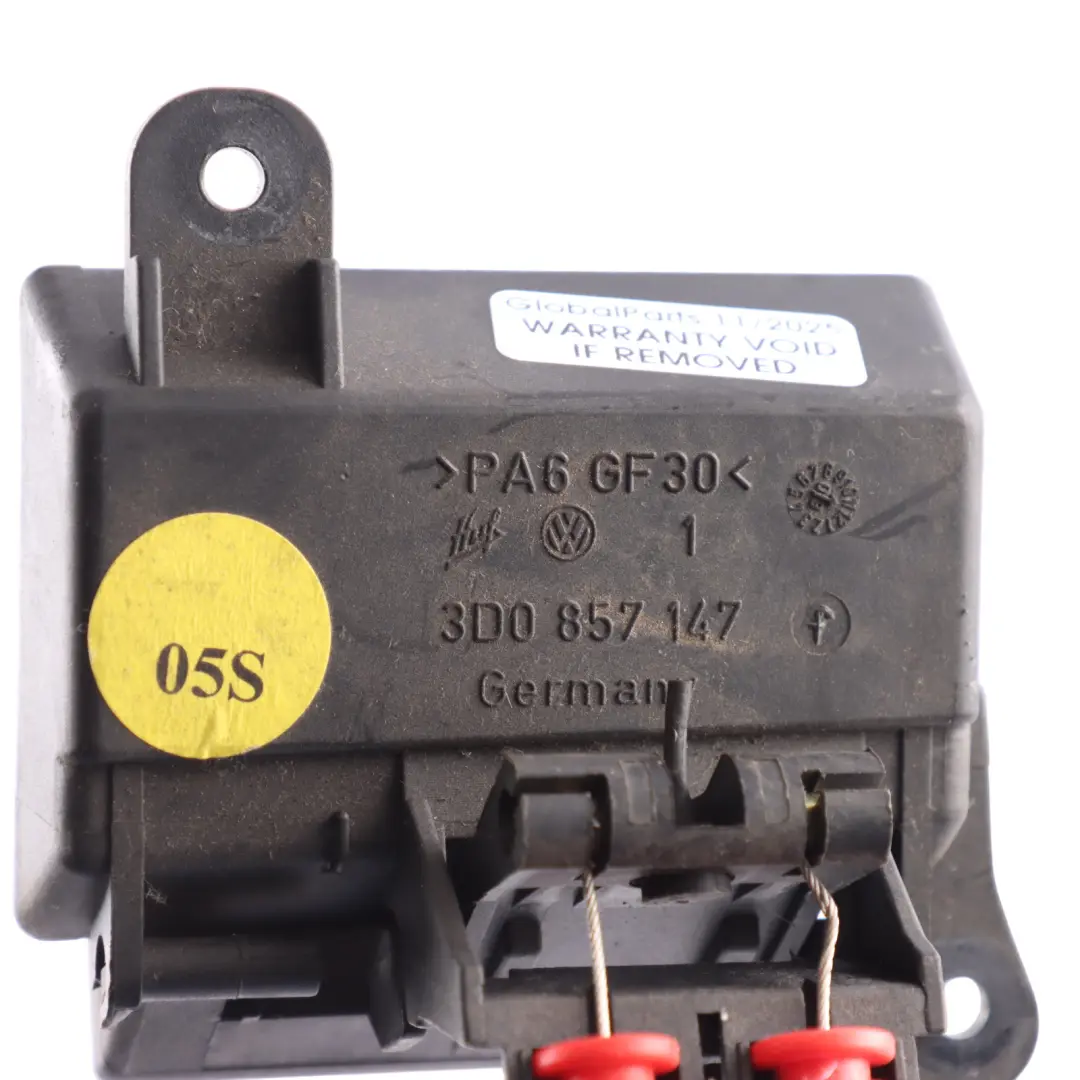 Glove Box Lock Release Cable Linkage to Volkswagen Phaeton 3D with Part number 3D0857147 Volkswagen Phaeton 3D Glove Box Lock Release Cable Linkage - SKU RHD-3D0857147 - Part number 3D0857147