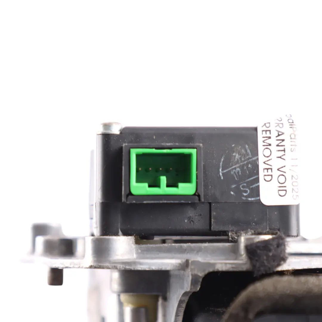 Dashboard Air Grille Vent Front Right O/S 3D2819073 to VW Volkswagen Phaeton 3D with Part number 3D2853204B VW Volkswagen Phaeton 3D Dashboard Air Grille Vent Front Right O/S 3D2819073 - SKU RHD-3D2853204B - Part number 3D2853204B