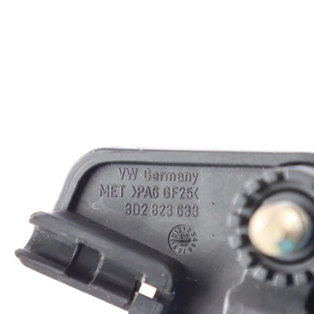 Mk1 Bracket Bonnet Release Handle Mount Cable to VW Volkswagen Phaeton with Part number 3D2823633 VW Volkswagen Phaeton Mk1 Bracket Bonnet Release Handle Mount Cable - SKU RHD-3D2823633 - Part number 3D2823633