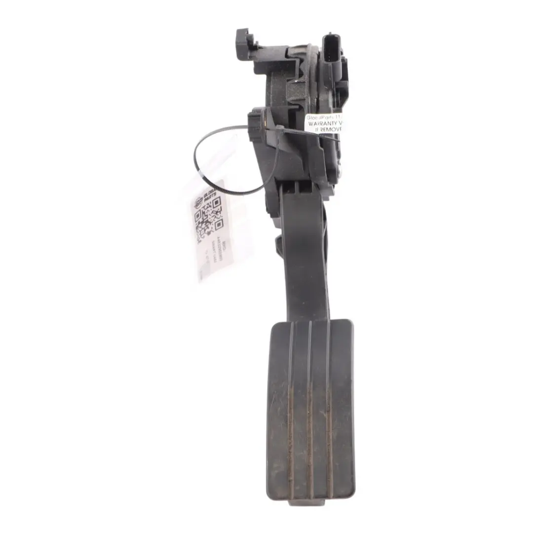 C453 Acceleration Pedal Unit Automatic to Smart Fortwo with Part number A4532900900 Smart Fortwo C453 Acceleration Pedal Unit Automatic - SKU RHD-A4532900900 - Part number A4532900900