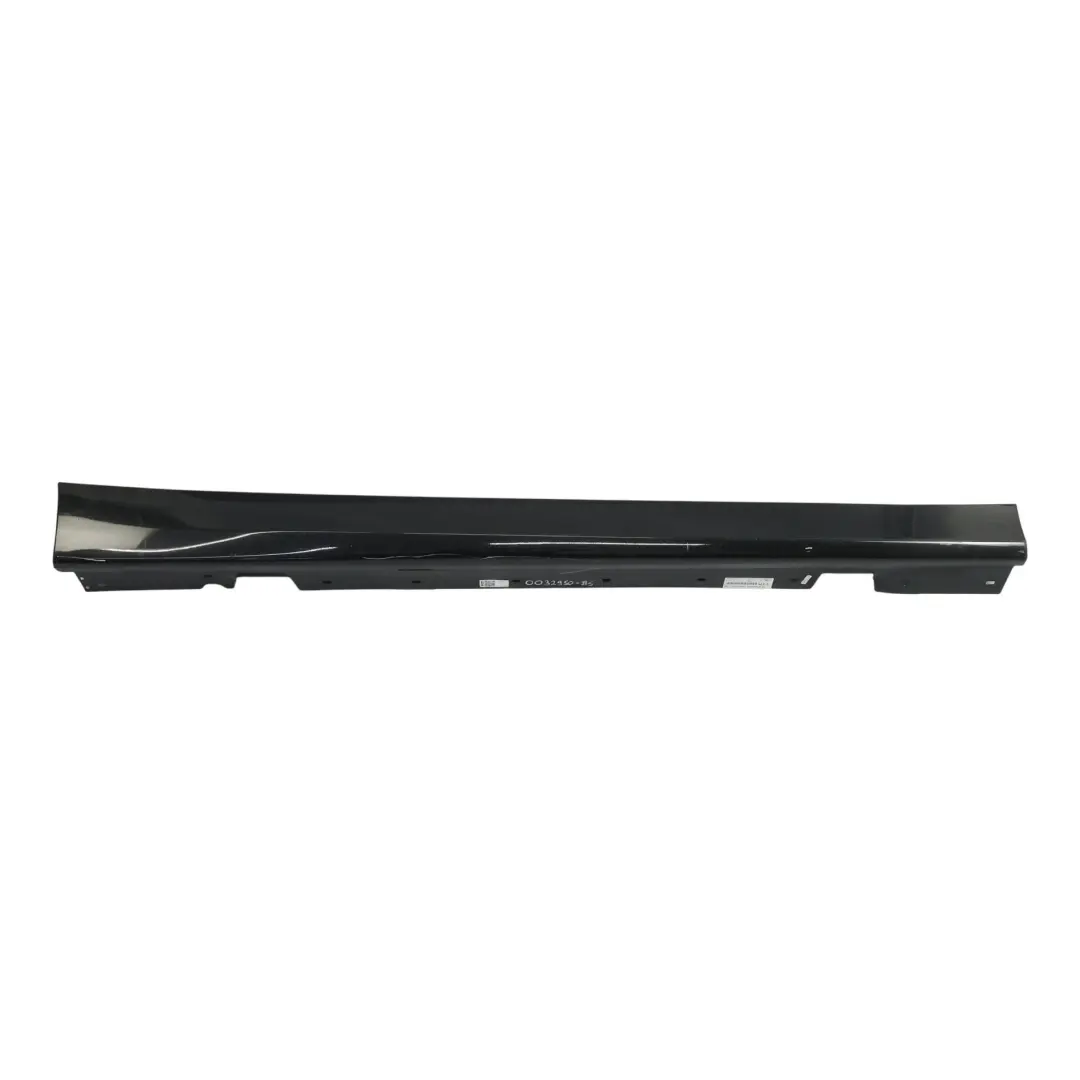 Striscia davanzale laterale destra Nero Zaffiro Metallizzato - 475 per BMW E90 E91 con numero di parte 0032950 BMW E90 E91 Striscia davanzale laterale destra Nero Zaffiro Metallizzato - 475 - SKU 0032950-BS - Numero di parte 0032950