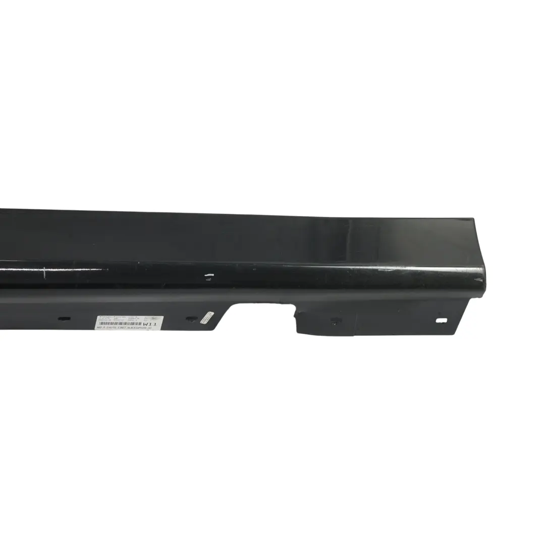 Striscia davanzale laterale destra Nero Zaffiro Metallizzato - 475 per BMW E90 E91 con numero di parte 0032950 BMW E90 E91 Striscia davanzale laterale destra Nero Zaffiro Metallizzato - 475 - SKU 0032950-BS - Numero di parte 0032950