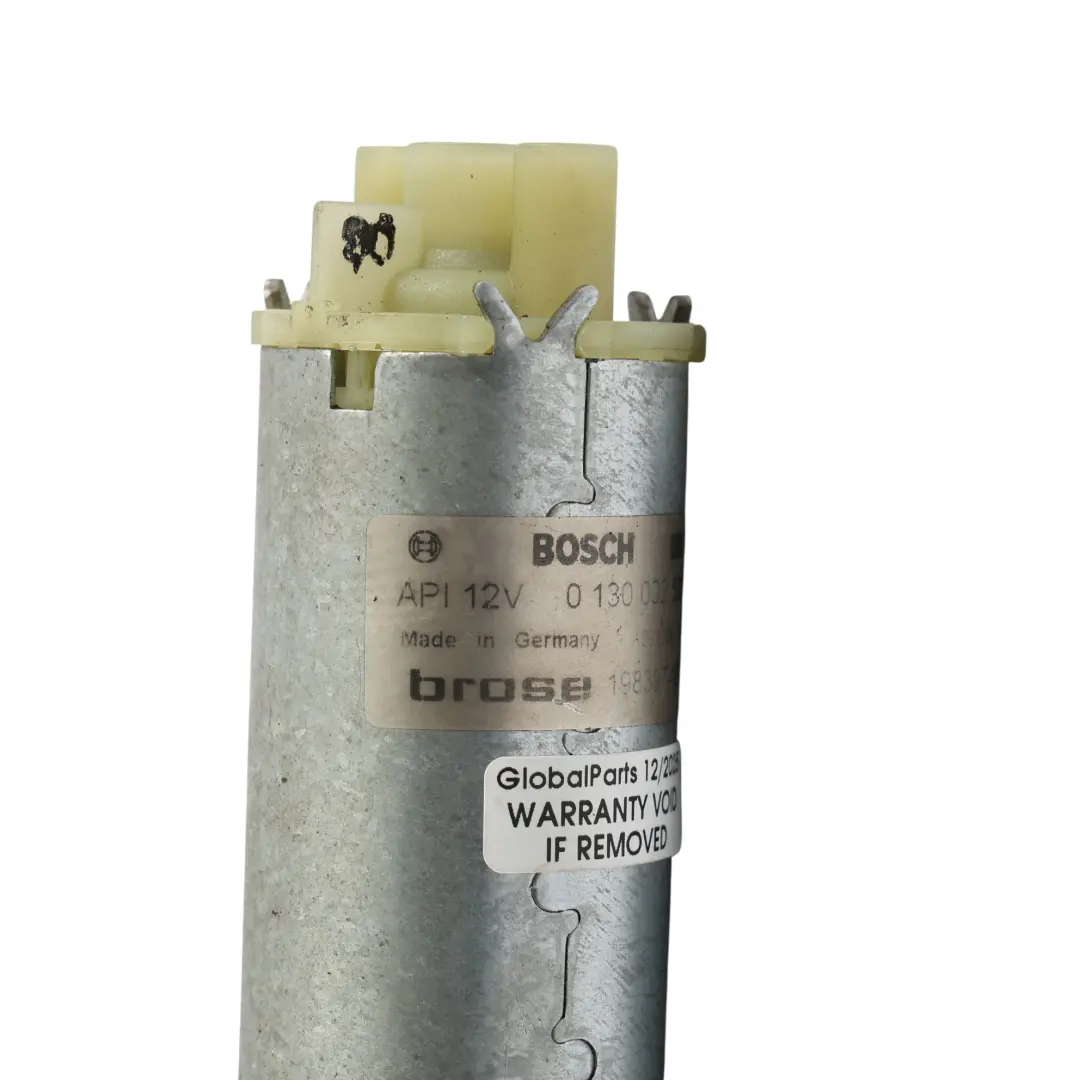 Silniczek Regulacji Przedniego Fotela do Audi A6 C6 A8 D3 o numerze 0130002532 Audi A6 C6 A8 D3 Silniczek Regulacji Przedniego Fotela - SKU 0130002532 - Numer Części 0130002532