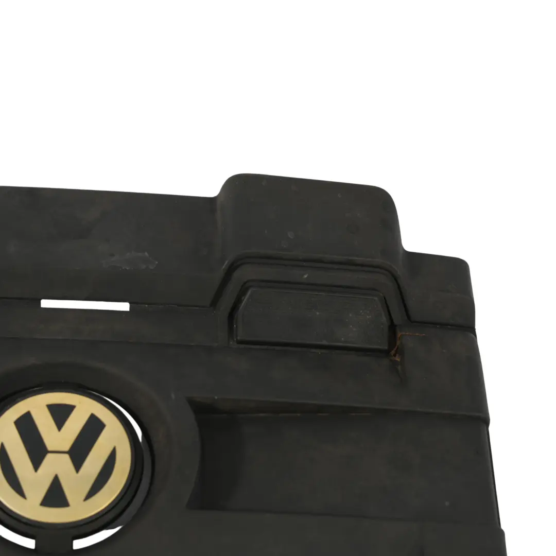 Mk6 Cache Moteur Supérieur 1.4 TSI Essence pour Volkswagen Golf à propos du numéro de pièce 03C103925BF Volkswagen Golf Mk6 Cache Moteur Supérieur 1.4 TSI Essence - SKU 03C103925BF - Numéro de pièce 03C103925BF