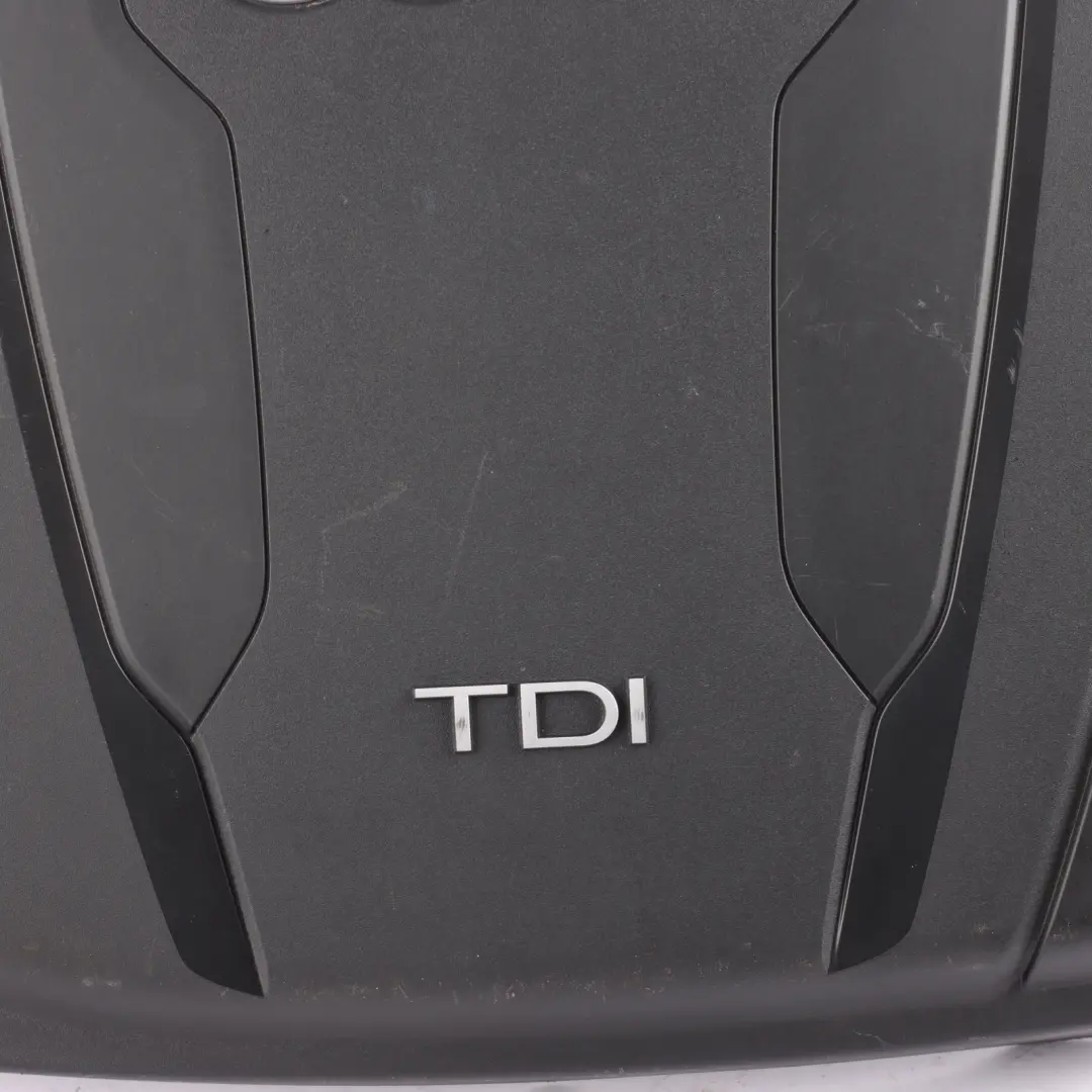 Osłona Pokrywa Silnika Panel Akustyczny do Audi A4 A5 A6 2.0 TDI o numerze 03L103925AB Audi A4 A5 A6 2.0 TDI Osłona Pokrywa Silnika Panel Akustyczny - SKU 03L103925AB - Numer Części 03L103925AB
